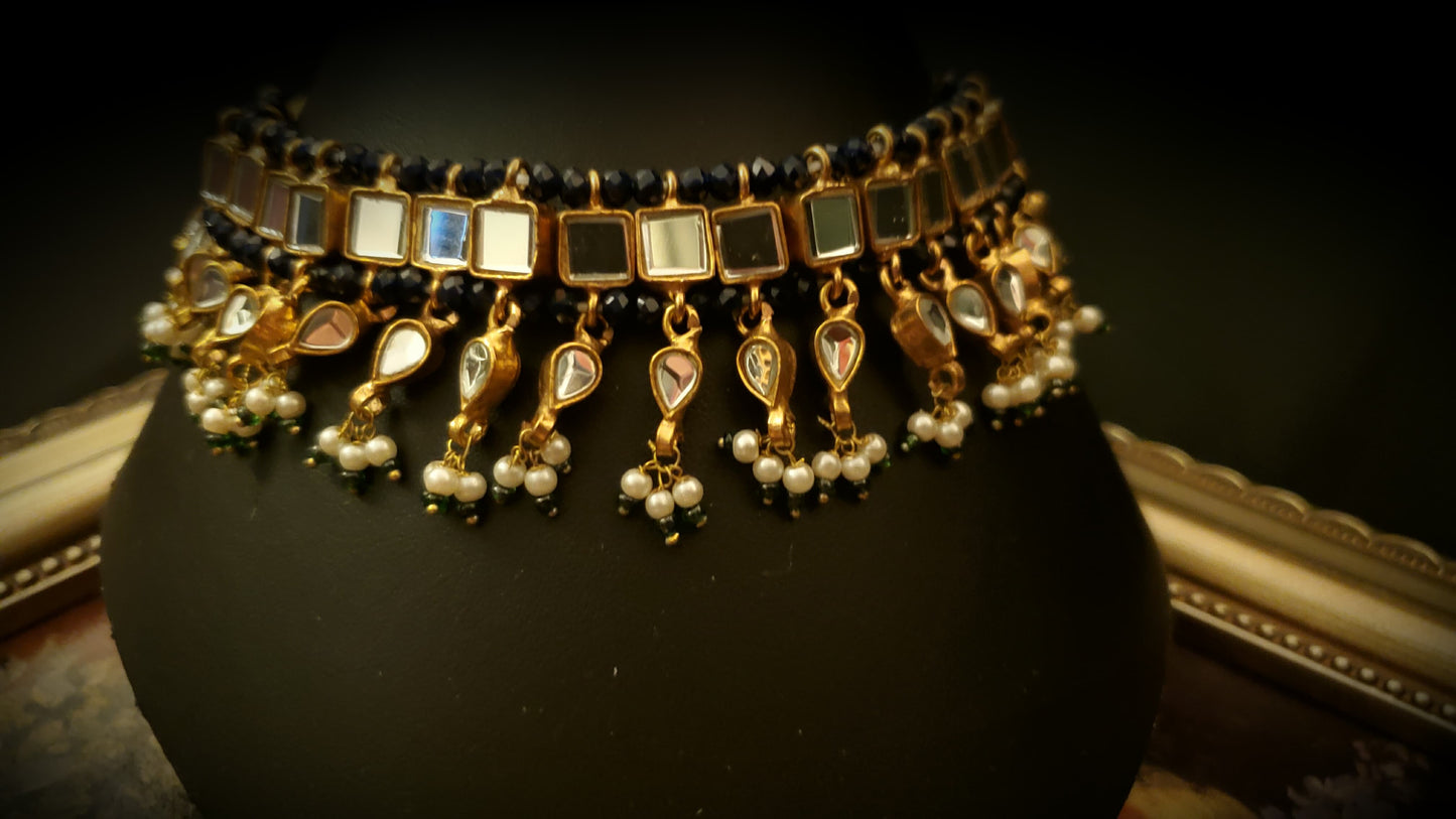 Begum - e- Sheesha Choker