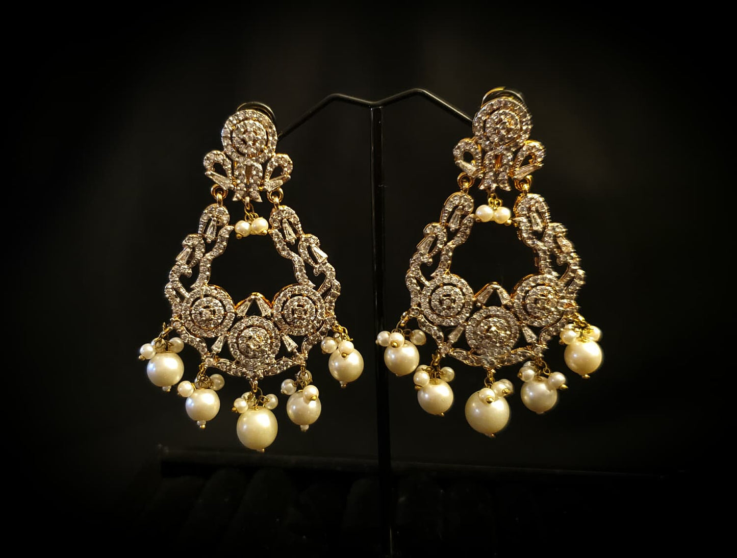 Noor-e-Zamarrud earings