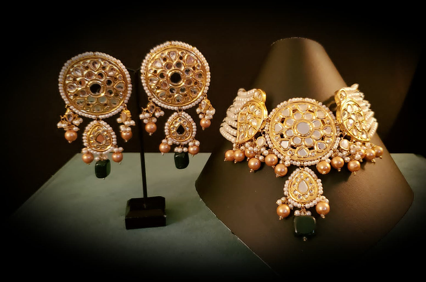 Begum Roshan Set